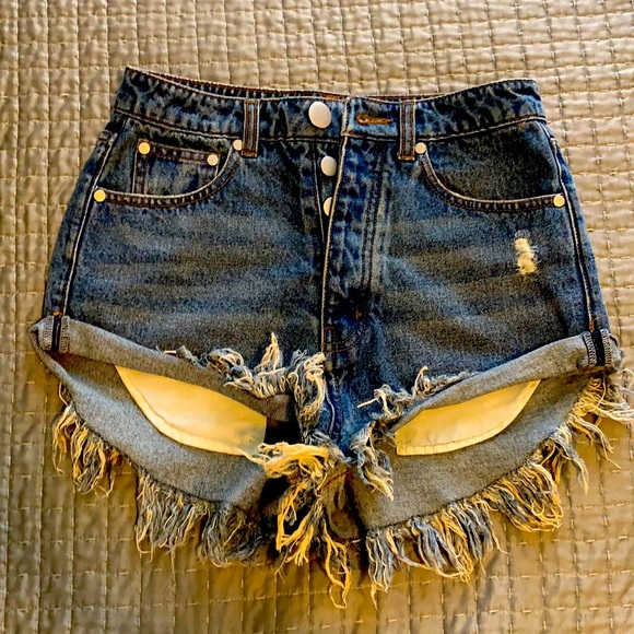 Impressions Pants - Jean shorts with buttons